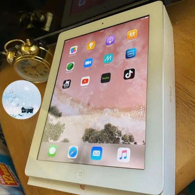 Apple(アップル)の完動品　iPad2 16GB  WiFiモデル　アイパッド　第2世代　充電器付き スマホ/家電/カメラのPC/タブレット(タブレット)の商品写真