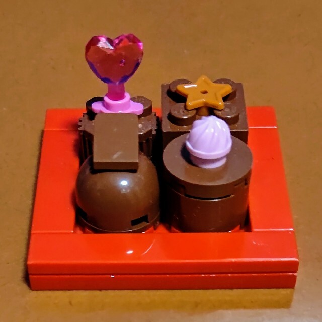 Lego(レゴ)のレゴ★バレンタインチョコレート4個入り オリジナルビルド 人気 エンタメ/ホビーのおもちゃ/ぬいぐるみ(その他)の商品写真