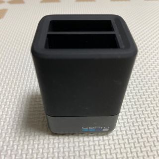 ゴープロ(GoPro)の【めだかさん専用】Gopro純正デュアルバッテリーチャージャー(バッテリー/充電器)