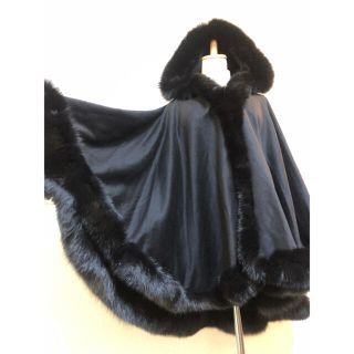 ロロピアーナ(LORO PIANA)の専用　ロロピアーナ　美品ポンチョ  カシミヤ×フォックス(ポンチョ)