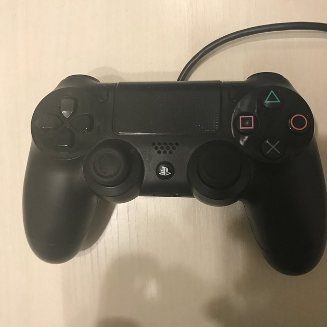 PlayStation4(プレイステーション4)のSONY PlayStation4 本体 CUH-1100AB01 エンタメ/ホビーのゲームソフト/ゲーム機本体(家庭用ゲーム機本体)の商品写真