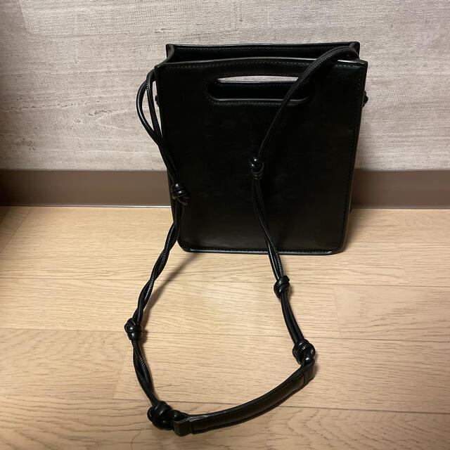 ZARA(ザラ)のZARA ショルダーバッグ レディースのバッグ(ショルダーバッグ)の商品写真