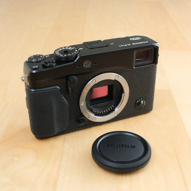 富士フイルム(フジフイルム)のFUJIFILM ミラーレス一眼 X-Pro1 ボディ +メタルグリップ スマホ/家電/カメラのカメラ(ミラーレス一眼)の商品写真