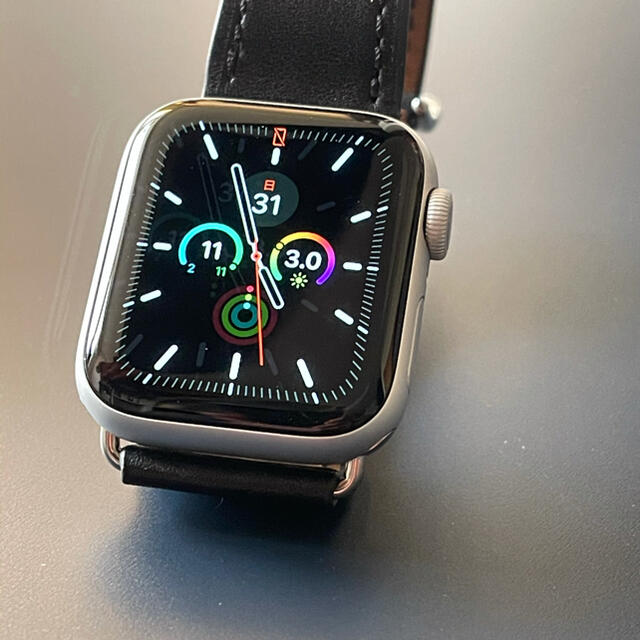 美品】Apple watch 5 40mm GPS 本体＆ベルト | mdh.com.sa