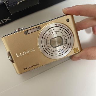 パナソニック(Panasonic)のLUMIX FX66 ゴールド(コンパクトデジタルカメラ)