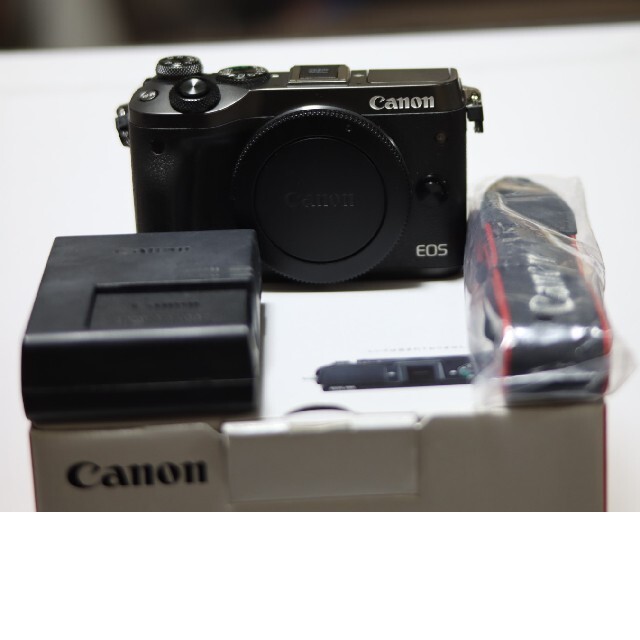 Canon(キヤノン)の美品 Canon EOS M6 ボディ BK スマホ/家電/カメラのカメラ(ミラーレス一眼)の商品写真