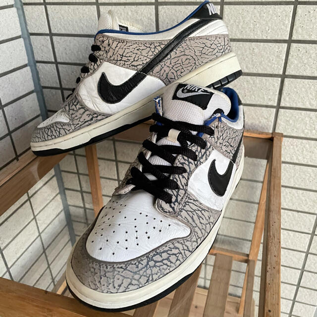 NIKE(ナイキ)のNIKE DUNK LOW PRO SB  SUPREME セメント ダンク メンズの靴/シューズ(スニーカー)の商品写真