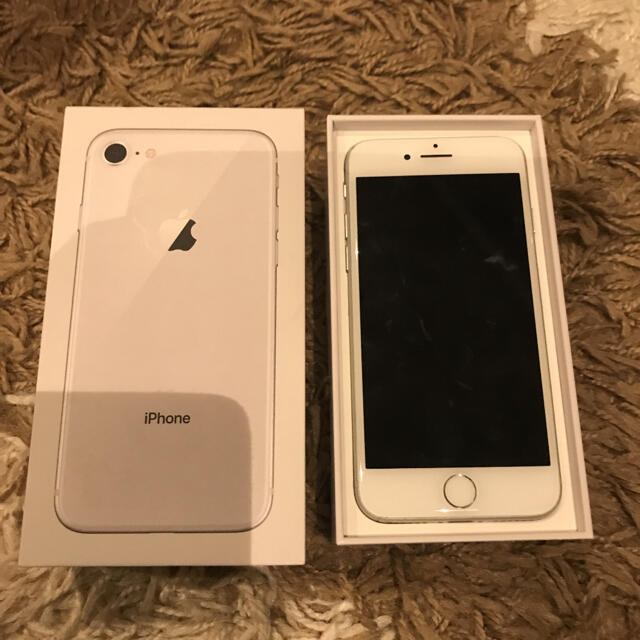 iPhone 8 Silver 256 GB docomo