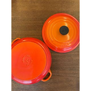 ルクルーゼ(LE CREUSET)のシグニチャー ココット・ロンド (ブラックツマミ) 20c ル・クルーゼ(鍋/フライパン)