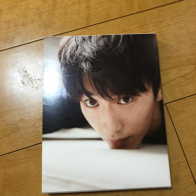 【直筆サイン入り】杉野遥亮 カレンダー 2019.4-2020.3