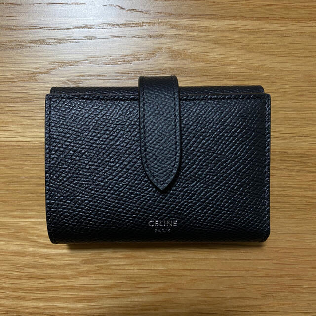 ブラック定価CELINE ファインストラップウォレット / グレインドカーフスキン