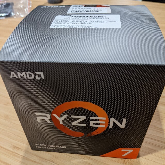 PCパーツAMD Ryzen 7 3700X with Wraith Prism cool