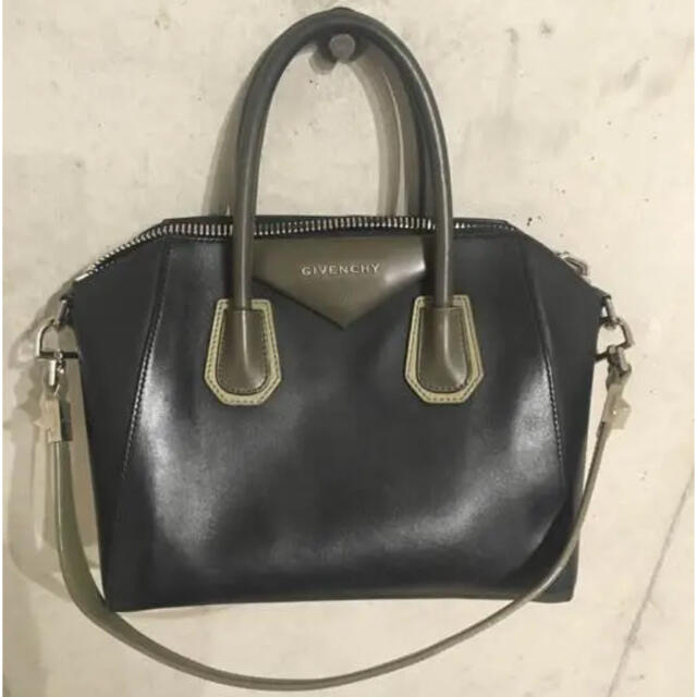 返品不可】 GIVENCHY ショルダーバッグ GIVENCHYジバンシーアンティ