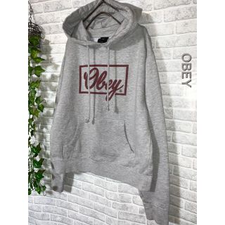 オベイ(OBEY)の【US輸入古着】オベイ　でかロゴ　フーディー　パーカー　M(パーカー)