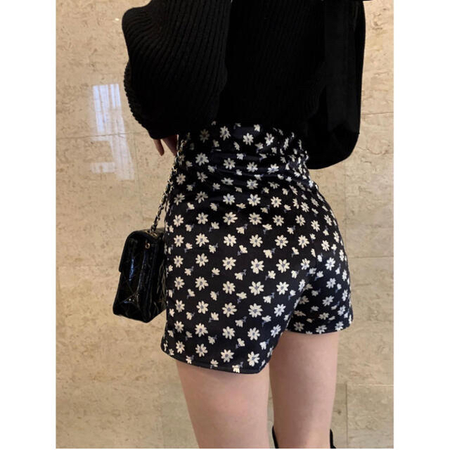 ゆきりん様♡épine velours flower short pants レディースのパンツ(ショートパンツ)の商品写真