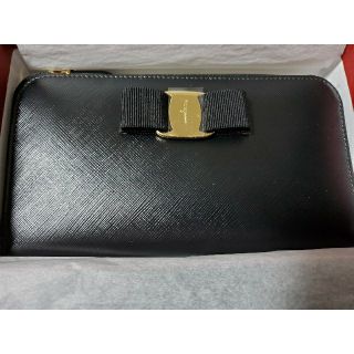 サルヴァトーレフェラガモ(Salvatore Ferragamo)のFerragamo リボン 長財布 新品未使用！(財布)