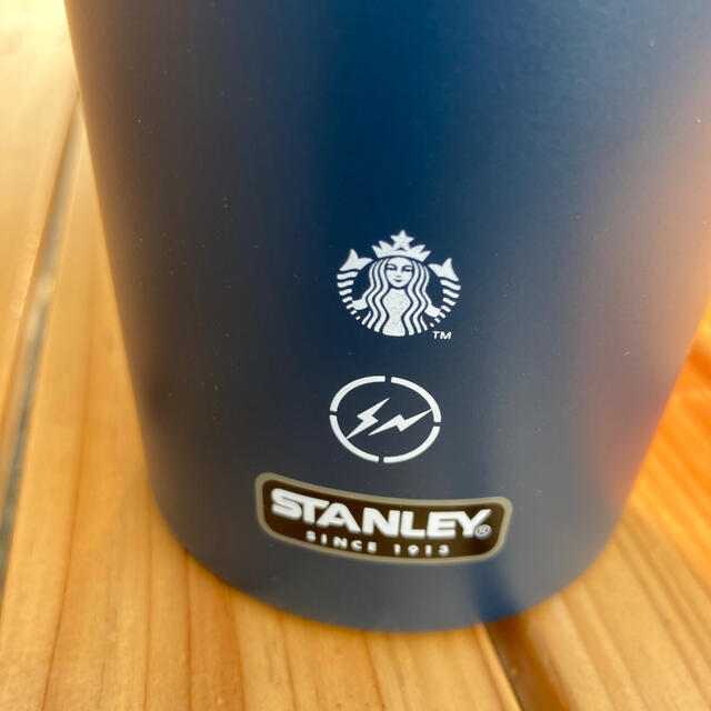 Stanley(スタンレー)の新品未使用　スターバックス　ステンレスボトル フラグメント×STANLEY インテリア/住まい/日用品のキッチン/食器(タンブラー)の商品写真