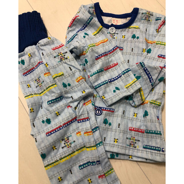 男の子 パジャマ 90 新品 キッズ/ベビー/マタニティのキッズ服男の子用(90cm~)(パジャマ)の商品写真