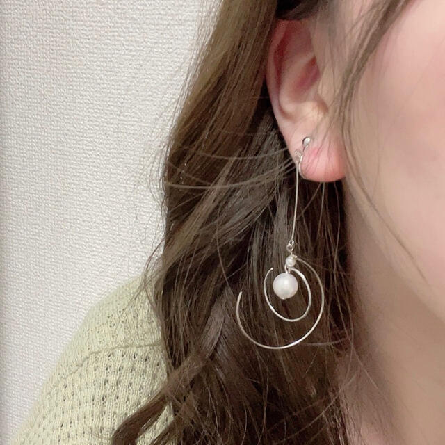 TODAYFUL(トゥデイフル)のsolar system earring/pierce ハンドメイドのアクセサリー(イヤリング)の商品写真