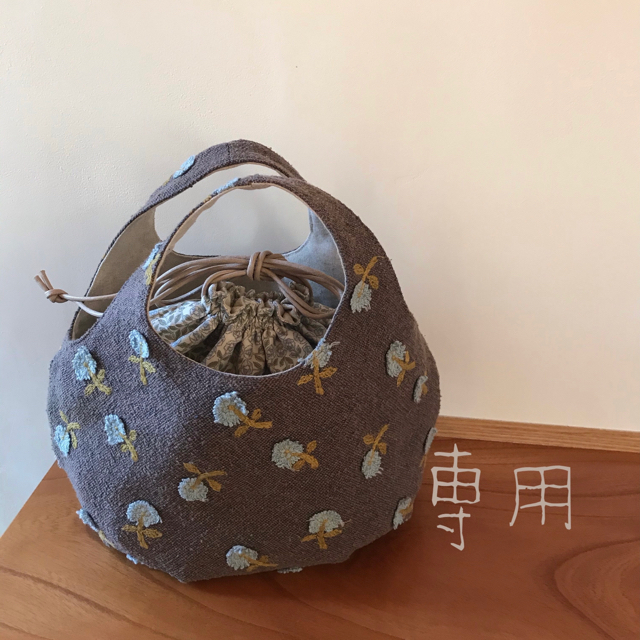 【rumiさま専用】巾着付きkororin bag ミナペルホネン skipのサムネイル