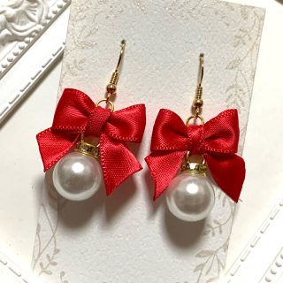 サテンリボンと大きなパールのピアス☆レッド (ピアス)