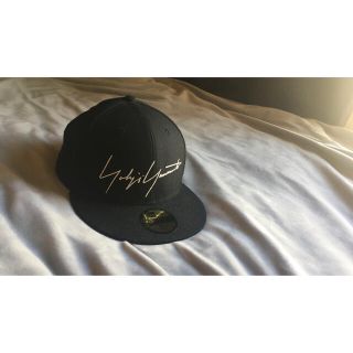 ヨウジヤマモト(Yohji Yamamoto)の【YOHJI YAMAMOTO×New Era】スカルローズベースボールキャップ(キャップ)