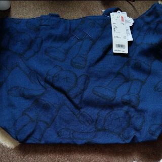 ユニクロ(UNIQLO)のユニクロ　KAWSトートバッグ(トートバッグ)
