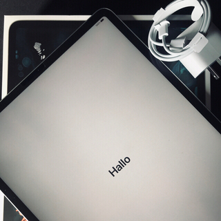 アップル(Apple)のiPad Pro 12.9 1TB Wifiモデル 第三世代 ＋ 純正キーボード(タブレット)