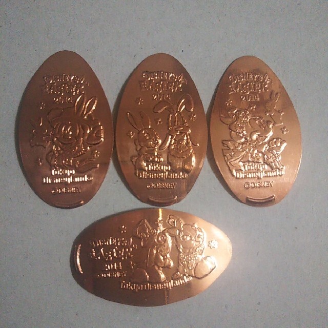 ディズニーリゾート　スーベニアメダルケース　メダル124枚
