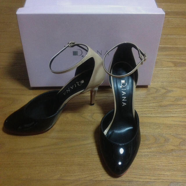 DIANA - 新品 ダイアナバイカラーパンプス✨