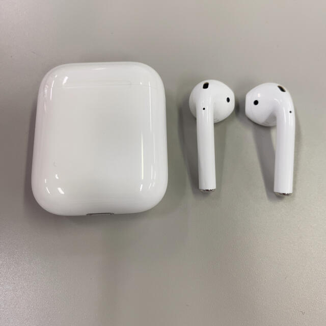 【純正品】AirPods エアーポッズ第1世代 スマホ/家電/カメラのオーディオ機器(ヘッドフォン/イヤフォン)の商品写真