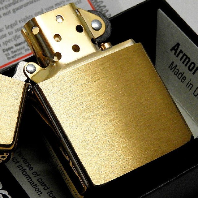 ZIPPO(ジッポー)の(送料込み)ZIPPO◇アーマーゴールドサテン◇金タンク◇新品◇ジッポ メンズのファッション小物(タバコグッズ)の商品写真