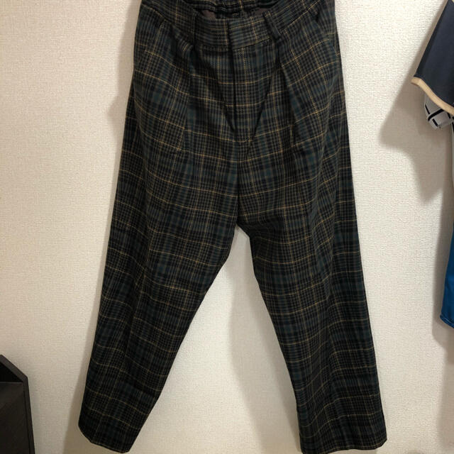 FREAK'S STORE(フリークスストア)のメンズチェックパンツ　タック入りワイドシルエット メンズのパンツ(スラックス)の商品写真