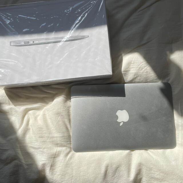 MacBookAirApple MacBook Air (11-inch, Mid2012)