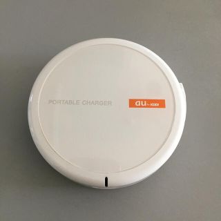 エーユー(au)のau ポータブル充電器 01 0201PDA 未使用(バッテリー/充電器)