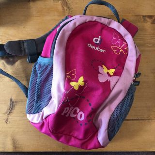 ドイター(Deuter)のdeuter ピンク色軽量リュックサック　中古品(リュックサック)