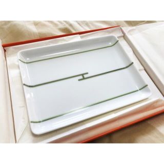 エルメス(Hermes)の新品未使用箱付きHERMESスクエアプレート　リズム　16×12㎝　グリーン(食器)