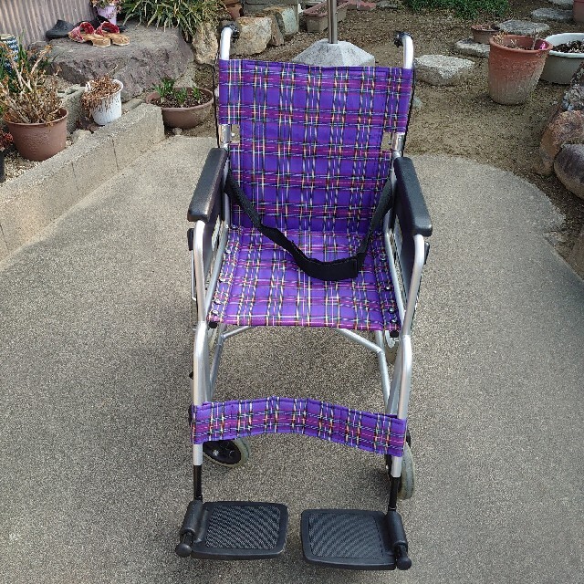 カワムラ　介助式　車椅子