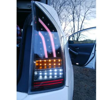 30 プリウス　社外　テールランプ　LED(車種別パーツ)