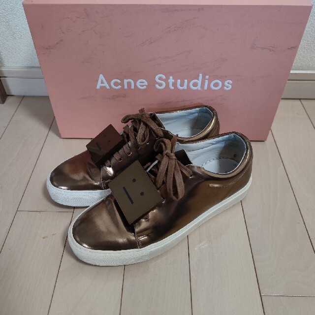 ACNE(アクネ)のアクネ Acne studios Adriana Metallic スニーカー レディースの靴/シューズ(スニーカー)の商品写真