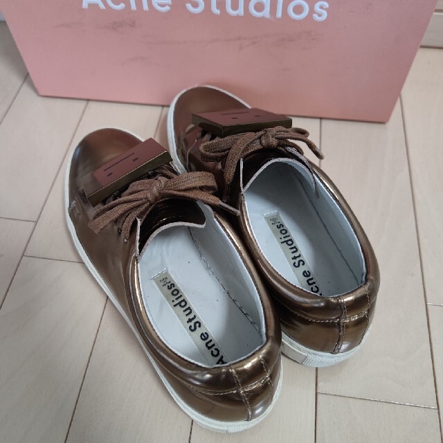 ACNE(アクネ)のアクネ Acne studios Adriana Metallic スニーカー レディースの靴/シューズ(スニーカー)の商品写真