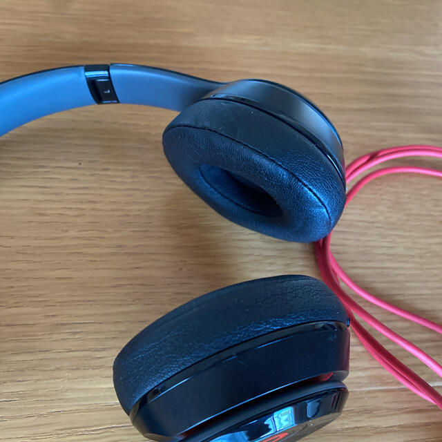 Beats by Dr Dre(ビーツバイドクタードレ)のBeats  solo レッド スマホ/家電/カメラのオーディオ機器(ヘッドフォン/イヤフォン)の商品写真