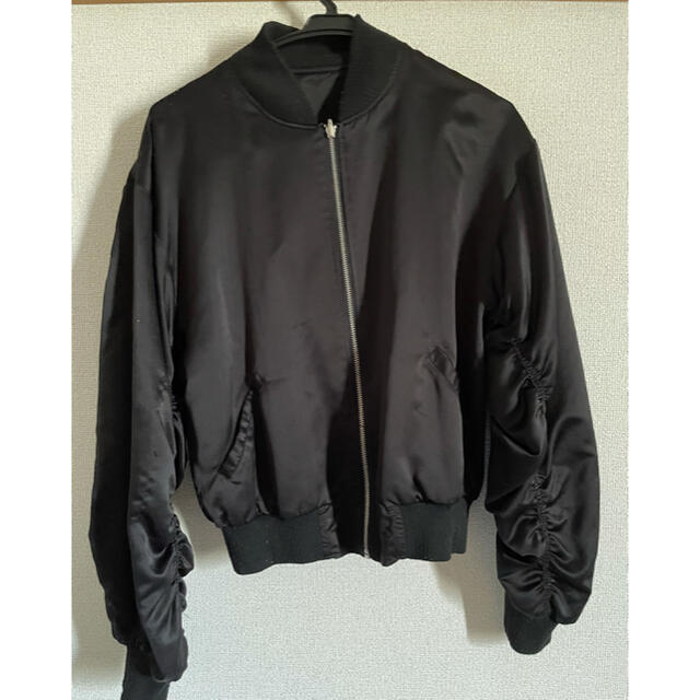 リバーシブル　MA-1  ジャケット　ブルゾン レディースのジャケット/アウター(ブルゾン)の商品写真
