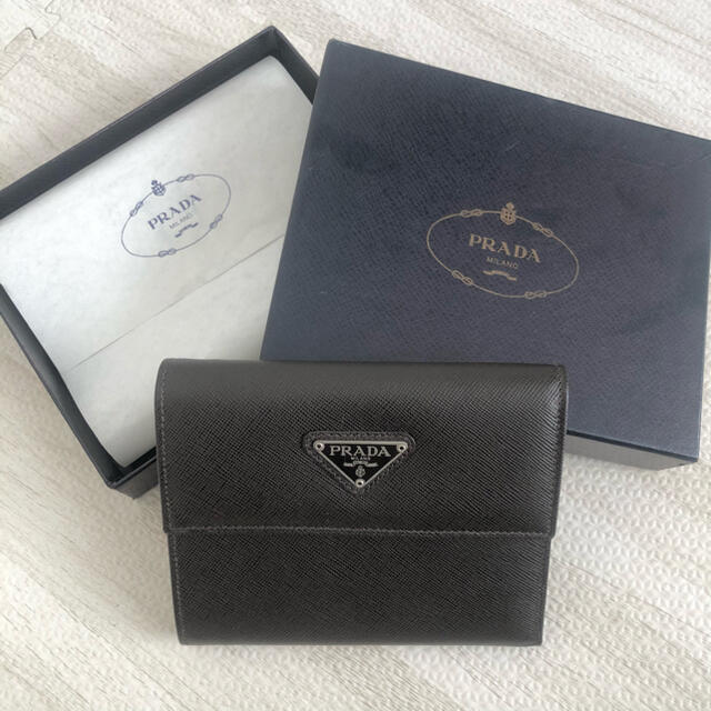 PRADA プラダ財布　新品未使用　再再再お値下げしました！！