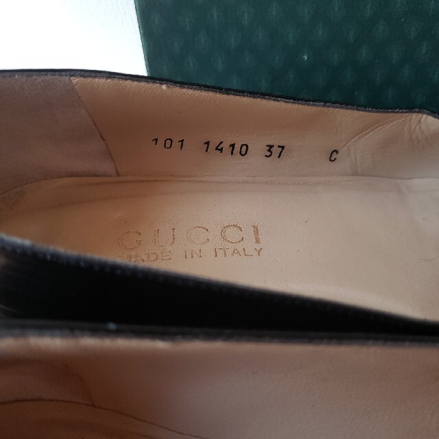 Gucci(グッチ)の GUCCI ゴールド金具付き  シューズ ブラック レディースの靴/シューズ(ローファー/革靴)の商品写真