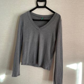 ベネトン(BENETTON)のBENETTONグレーカットソー(カットソー(長袖/七分))