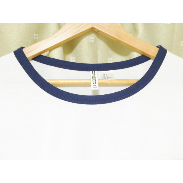 H&M(エイチアンドエム)のH&M ショート丈 ラインTシャツ レディースのトップス(Tシャツ(半袖/袖なし))の商品写真