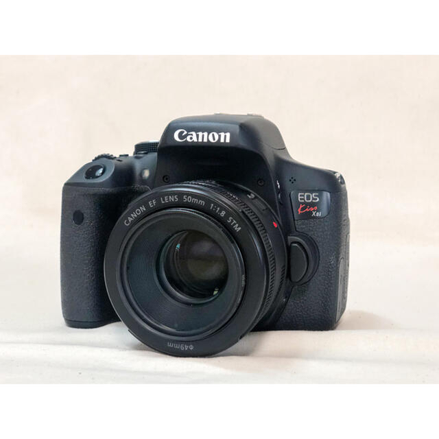 Canon(キヤノン)のCanon EOS Kiss X8i 単焦点レンズセット スマホ/家電/カメラのカメラ(デジタル一眼)の商品写真