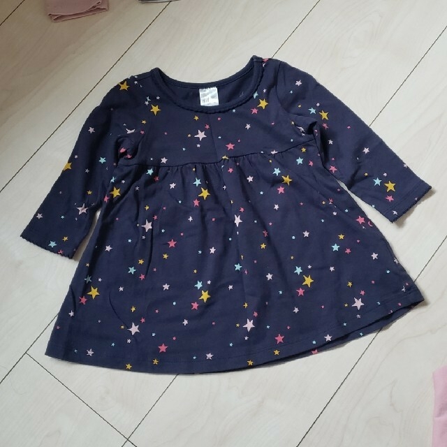 H&M(エイチアンドエム)の【くま様】ワンピース　星柄&ピンクのチュニック キッズ/ベビー/マタニティのベビー服(~85cm)(ワンピース)の商品写真