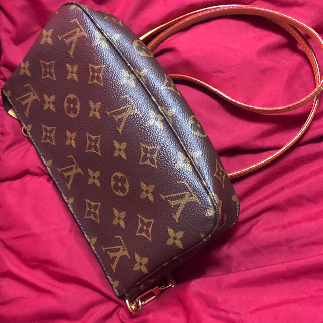 LOUIS VUITTON(ルイヴィトン)の値下げ中★ルイヴィトン モノグラム ポシェットアクセソワール ショルダーバッグ  レディースのバッグ(ショルダーバッグ)の商品写真